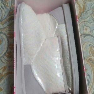 Rare rare VS pink boots size 9 10 large